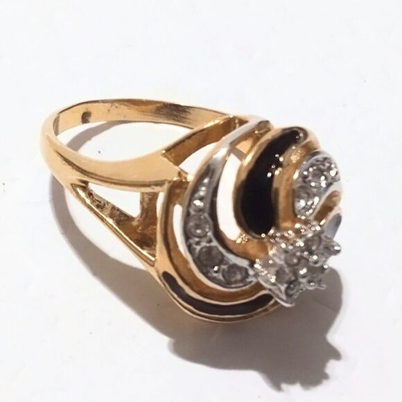 Vintage Gold Tone Black Enamel and Rhinestone Swirl Fashion Ring Size 7 1/4 - Picture 2 of 6